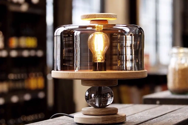 интерьерная настольная лампа