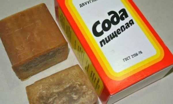 Хозяйственное мыло и пищевая сода для очистки хрусталя от грязи
