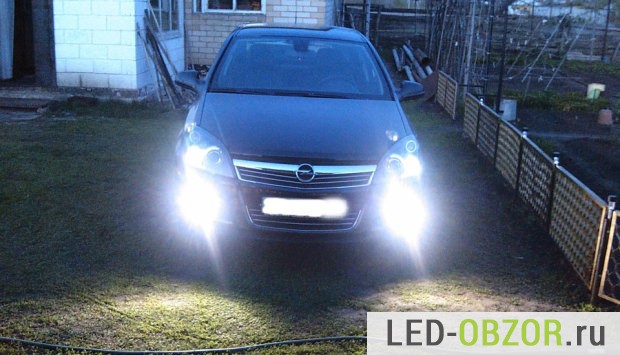 Слепит стоящего рядом человека